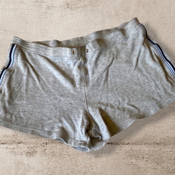 🦄 𝅺No Boundaries Gray Gym Shorts Juniors Medium - Picture 1 of 9